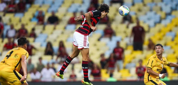 Pedro marcou de cabeça o gol do Flamengo